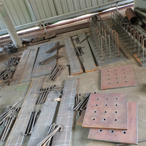 有哪些其他因素会影响儋州预埋件位置的确定？